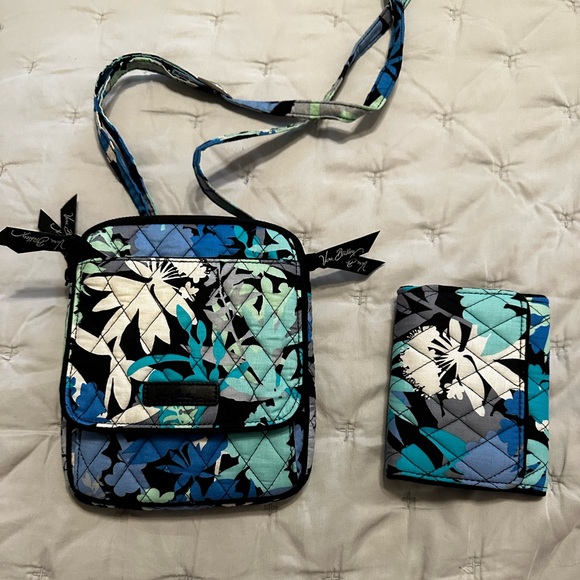 Vera Bradley purse and matching snap wallet - Picture 4 of 8